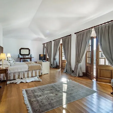 Sleeps 10 Pool Air Con Wifi Villa