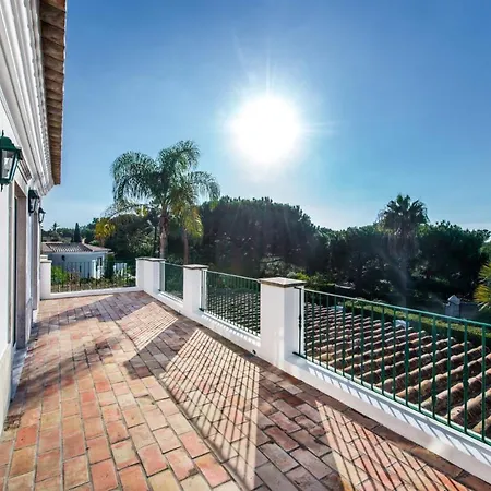 Sleeps 10 Pool Air Con Wifi *