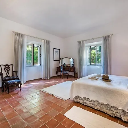 Villa Sleeps 10 Pool Air Con Wifi *