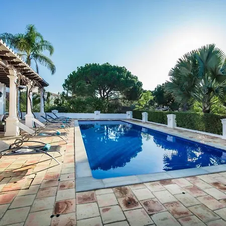 Sleeps 10 Pool Air Con Wifi